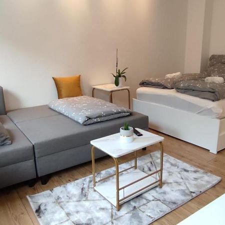 Privatzimmer-2 In Ruhiger Lage 9Min Von Hbh Нюрнберг Экстерьер фото
